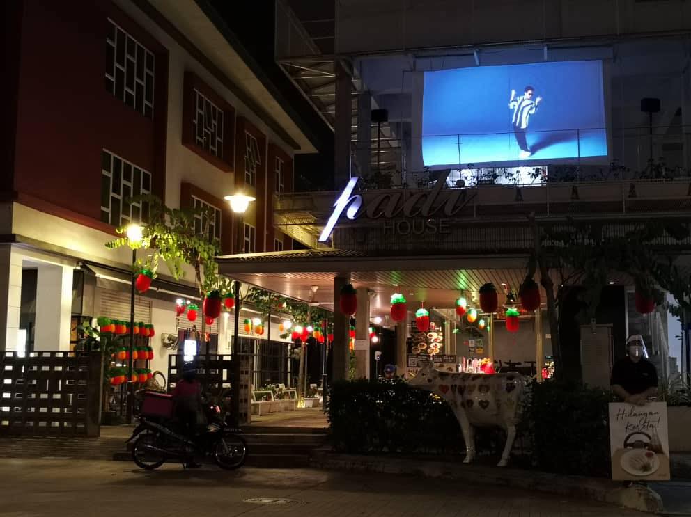 drive-in dining