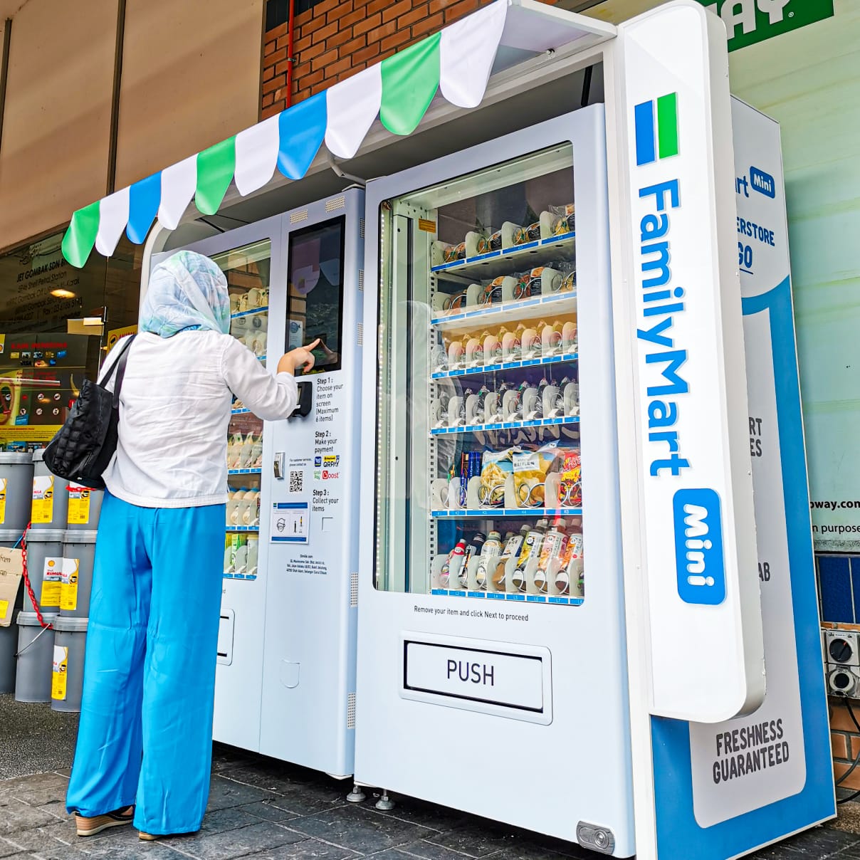 FamilyMart Vending Machine